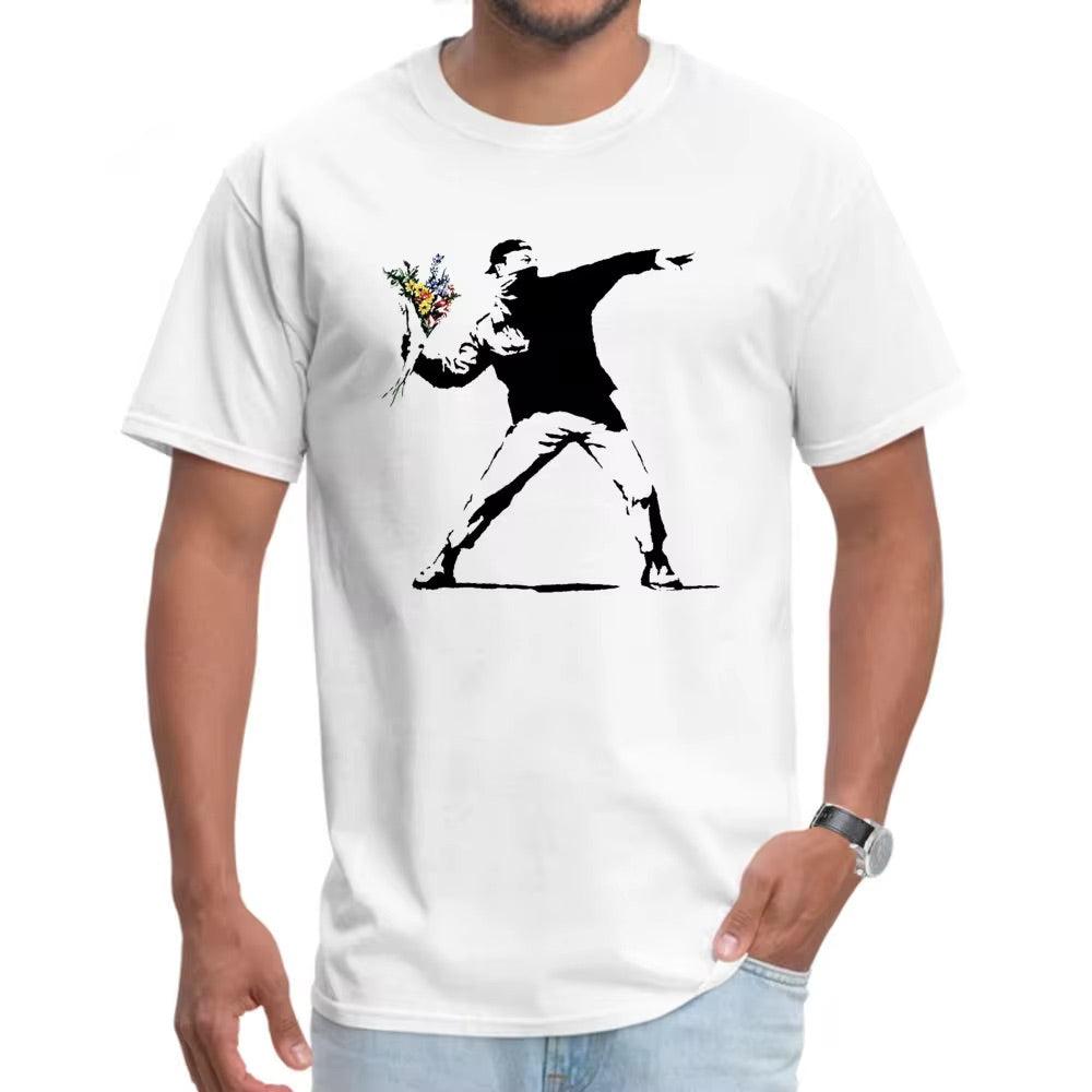 Banksy T-shirt med blomkastning