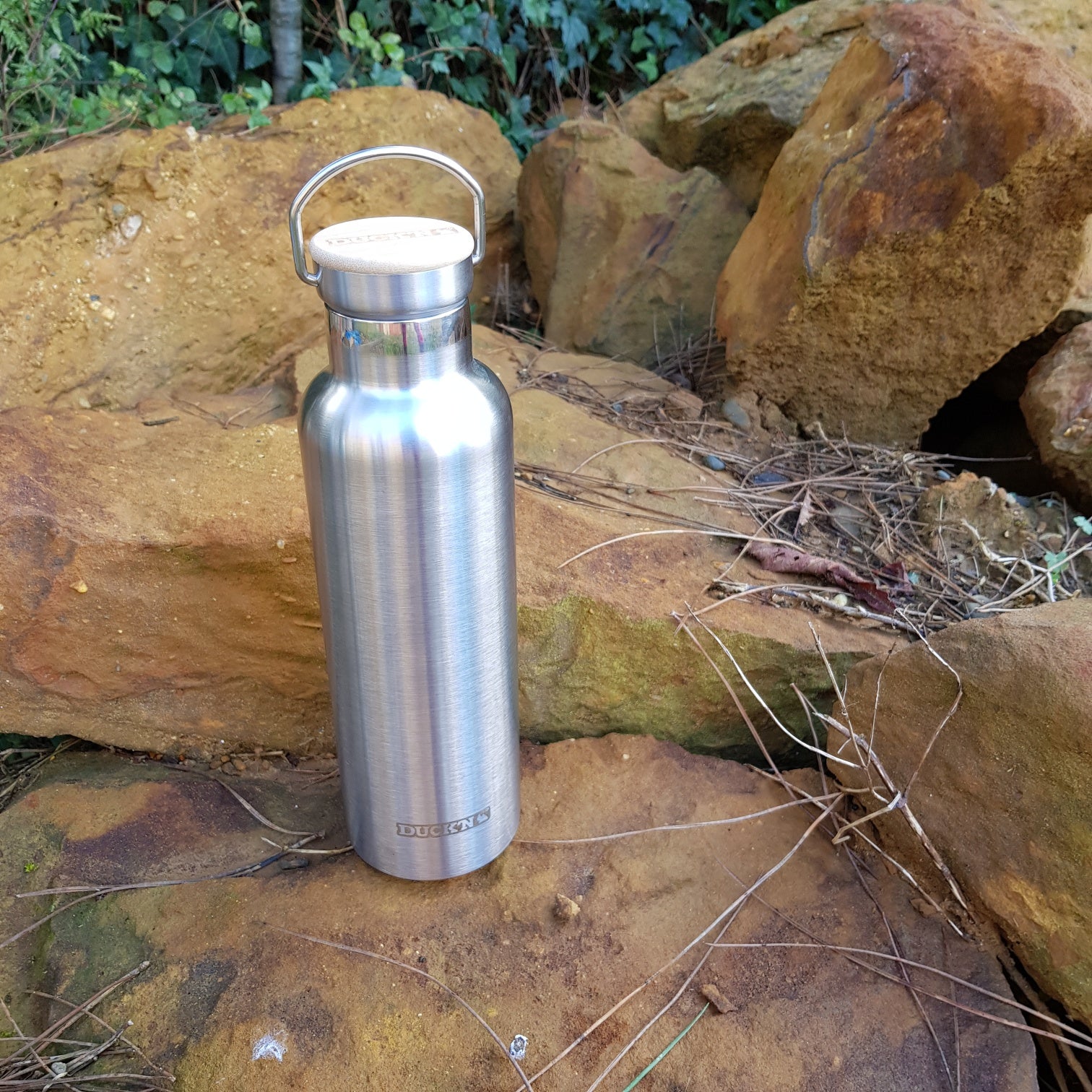 Nerūdijančio plieno izoliuotas butelis su bambuko dangteliu 750ml