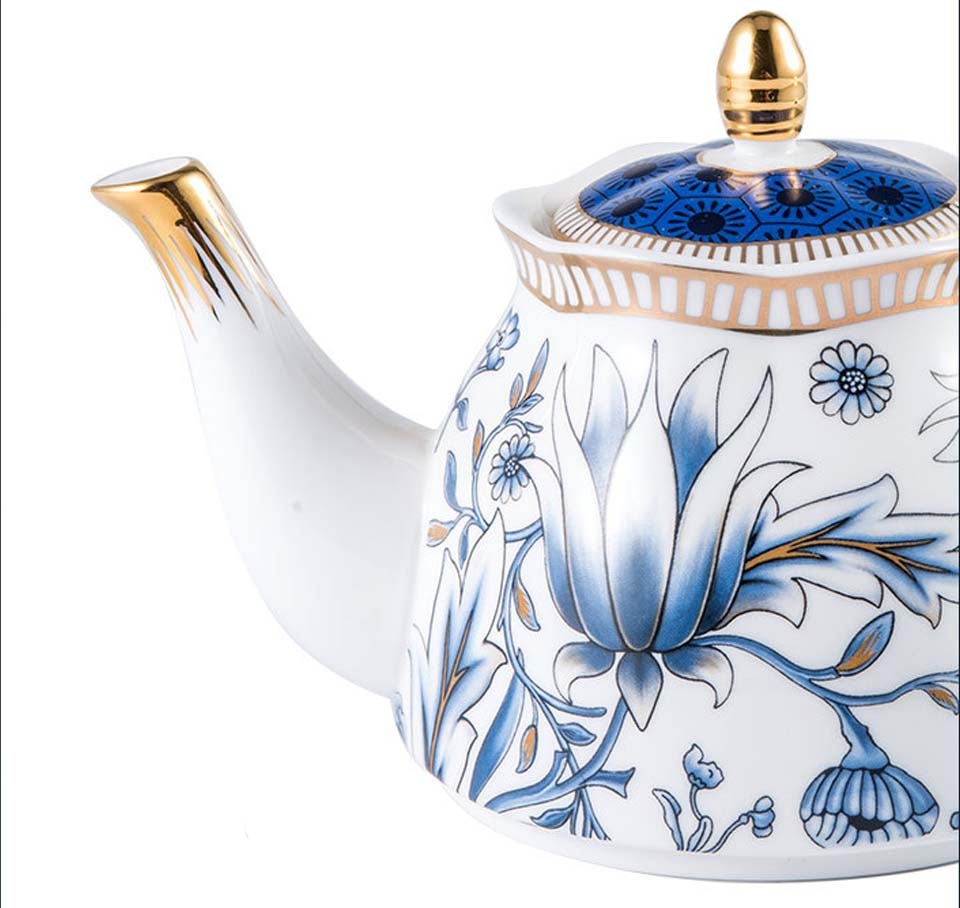 Angliškas porcelianinis gėlių arbatinukas 350 ml