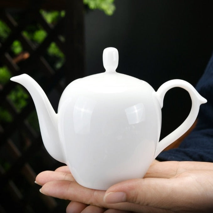 Baltas porcelianinis arbatinukas nuo 110 iki 280 ml