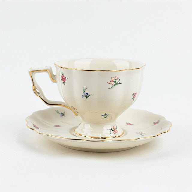Angliško stiliaus porcelianinis arbatos servizas 850 ml