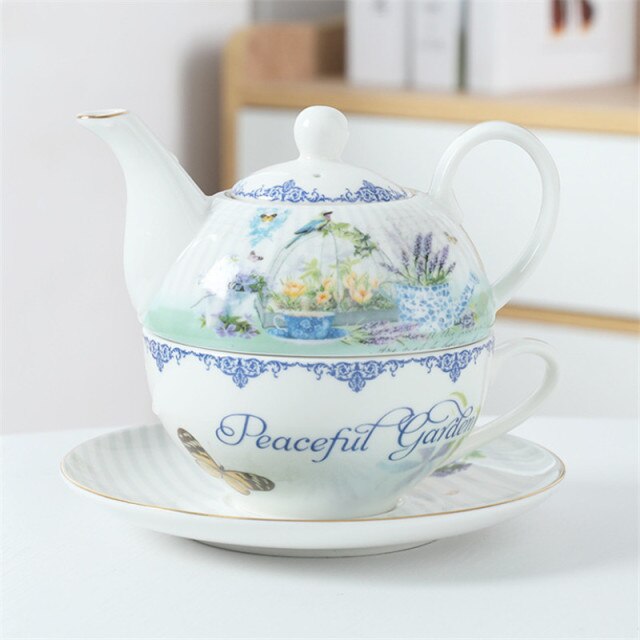 Porcelianinis gėlių arbatinukas 