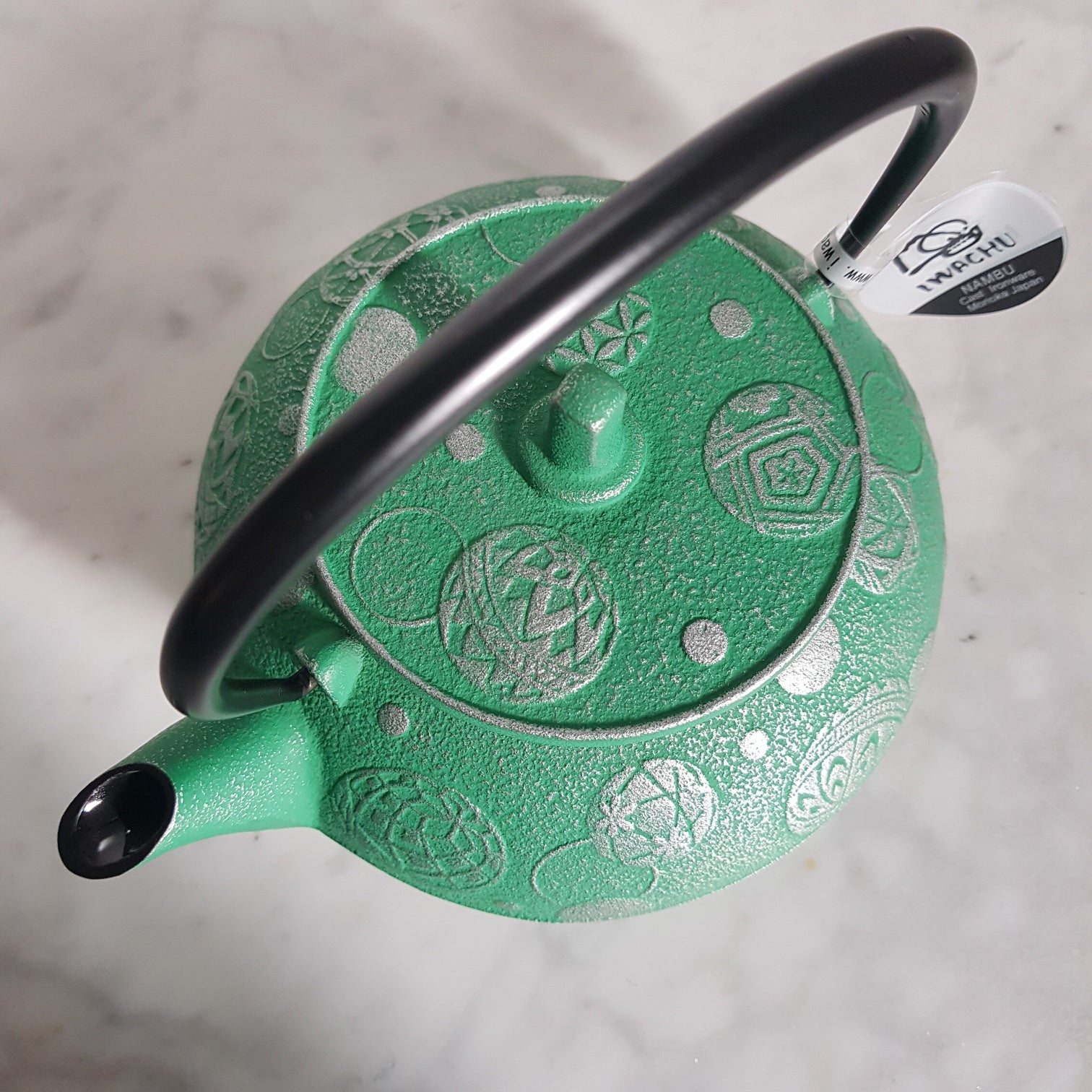 Iwachu Mari Asobi zöld öntöttvas teáskanna 650ml