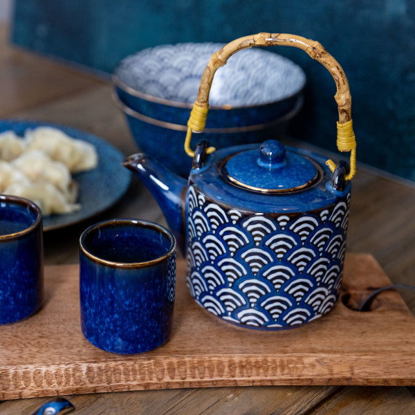 Mėlynas porcelianinis arbatinukas su bambuko rankena 500 ml