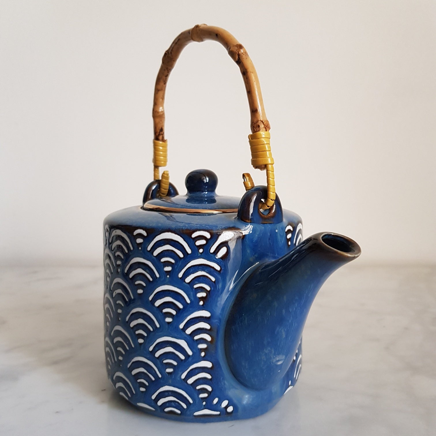 Mėlynas porcelianinis arbatinukas su bambuko rankena 500 ml