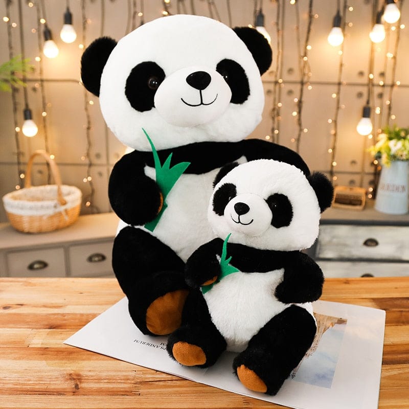 Panda de peluche com bambu
