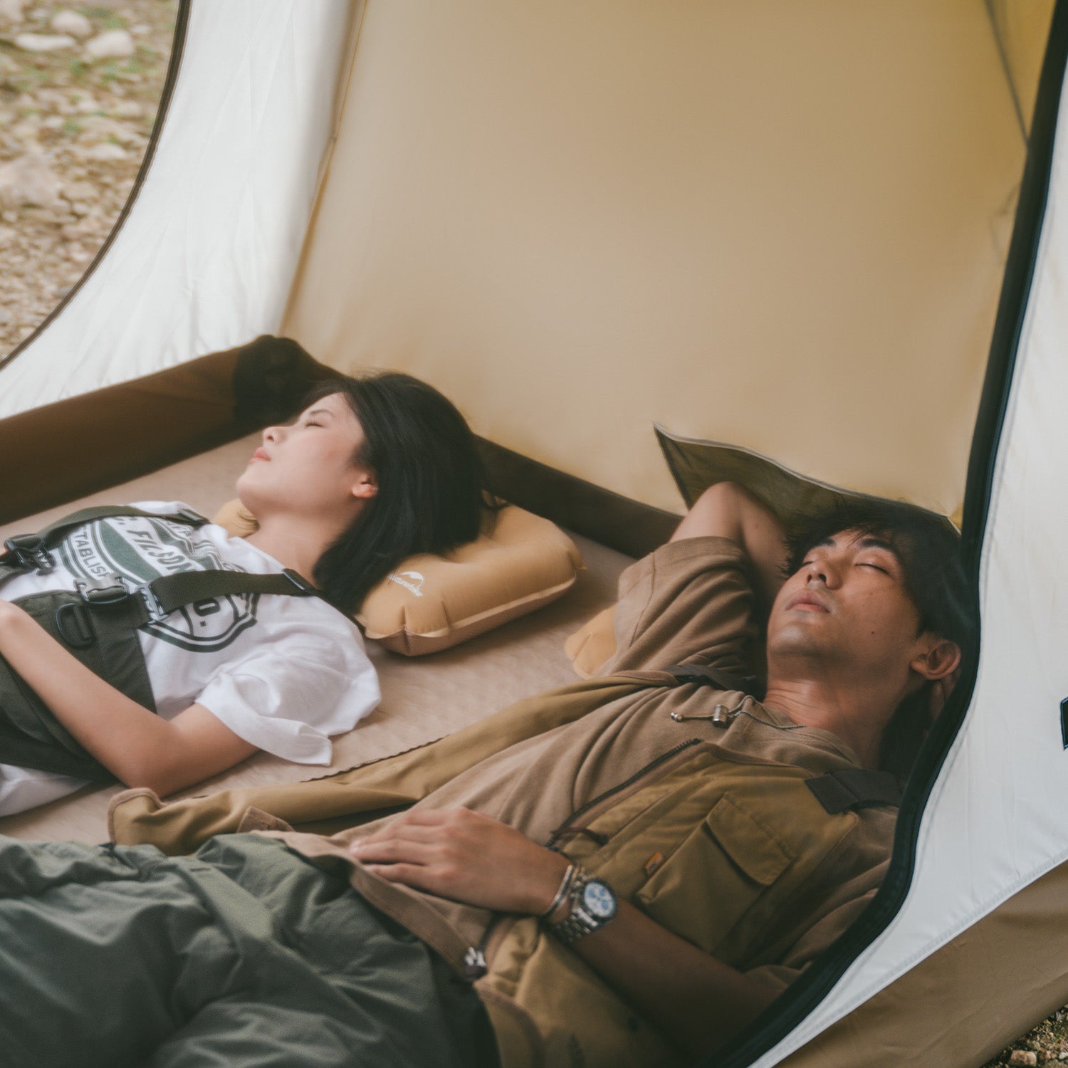 Acampada en tienda para tiempo frío