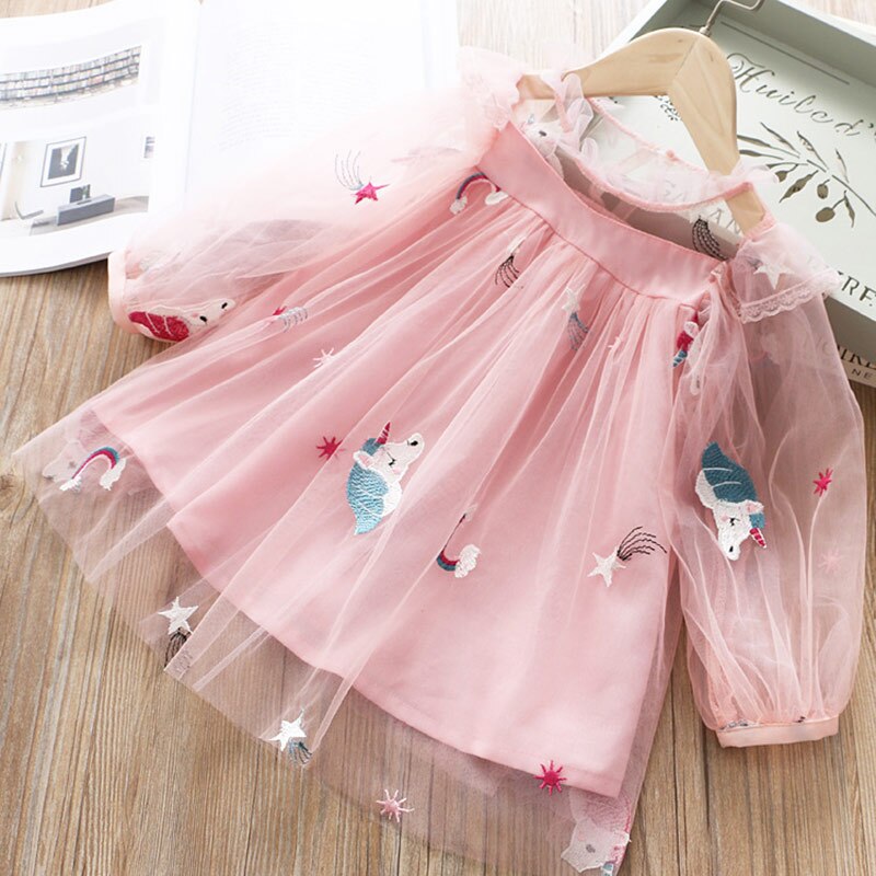 Vestido unicornio rosa con mangas abullonadas