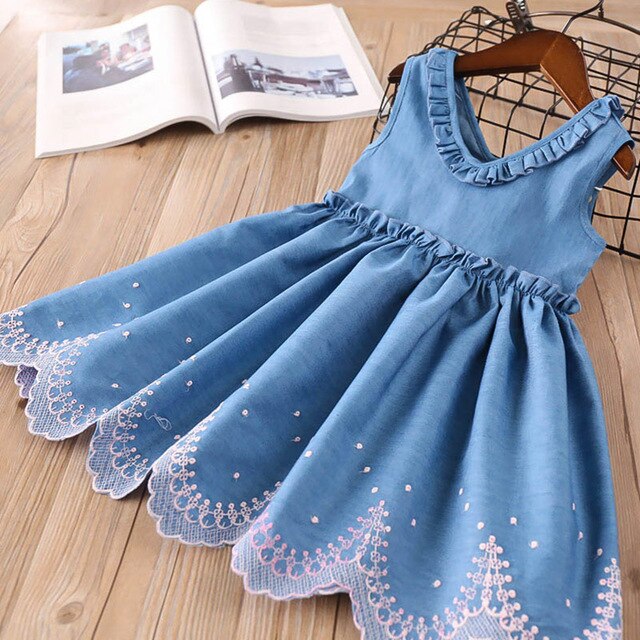 Kinderkleid im Jeansstil blau