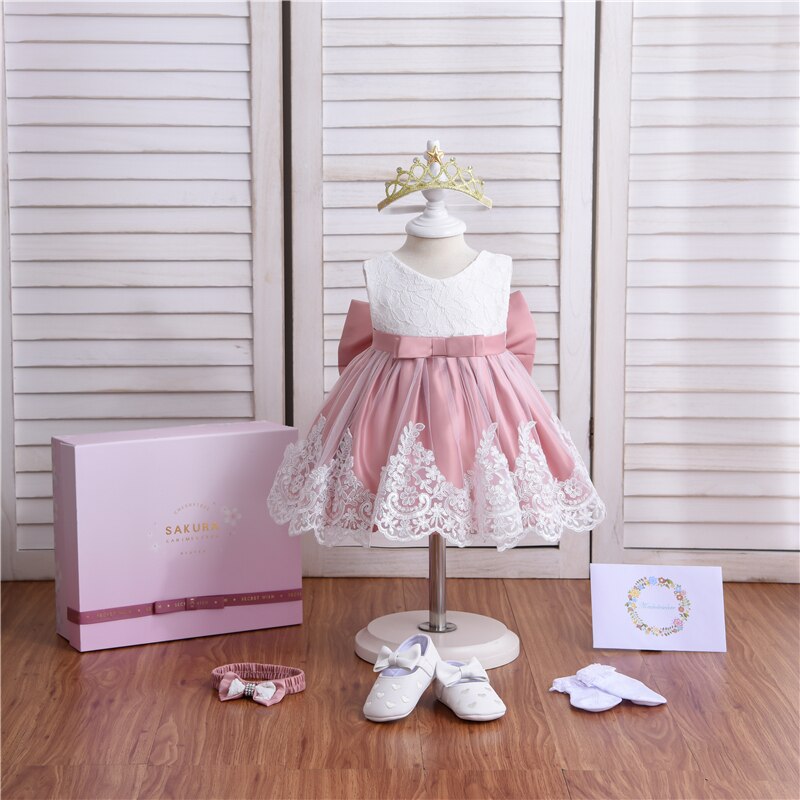 Geschenkbox Babykleid rosa/weiß