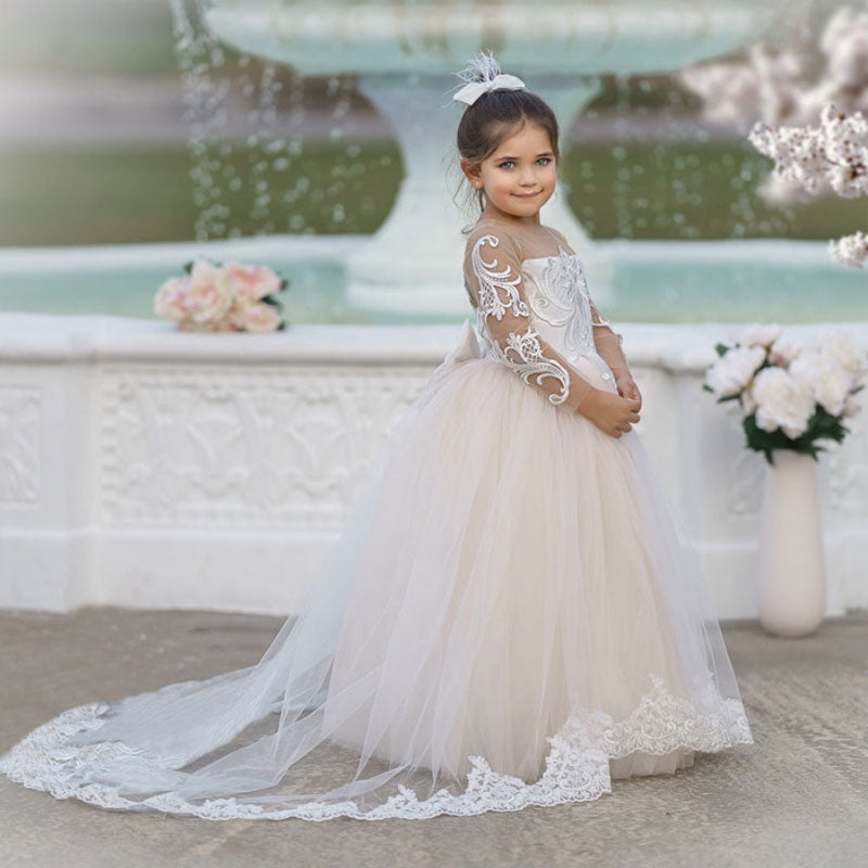 Kleid Prinzessin Mädchen mit Schleppe