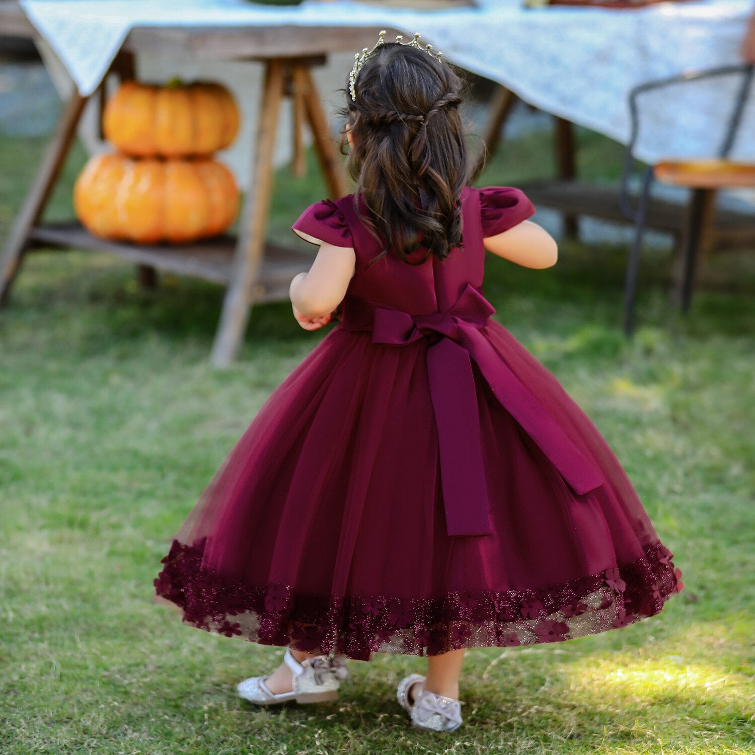 Bebé niña vestido de cumpleaños