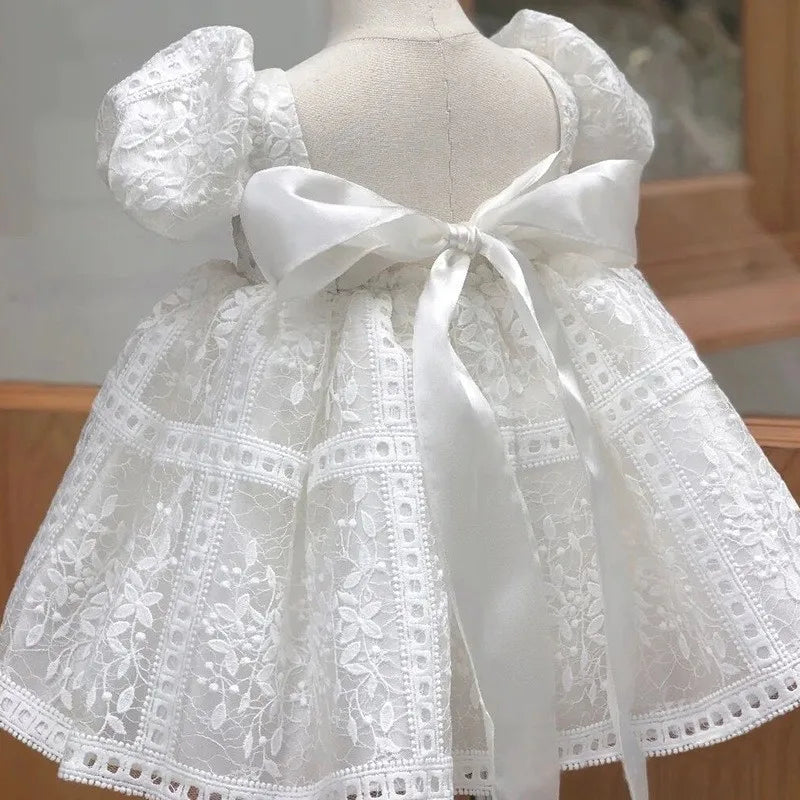 Vestido de bautizo blanco para niño