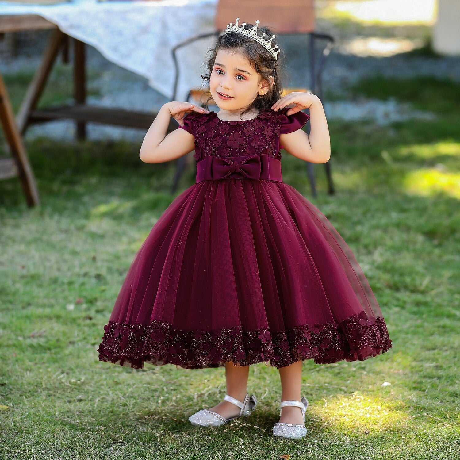 Bebé niña vestido de cumpleaños