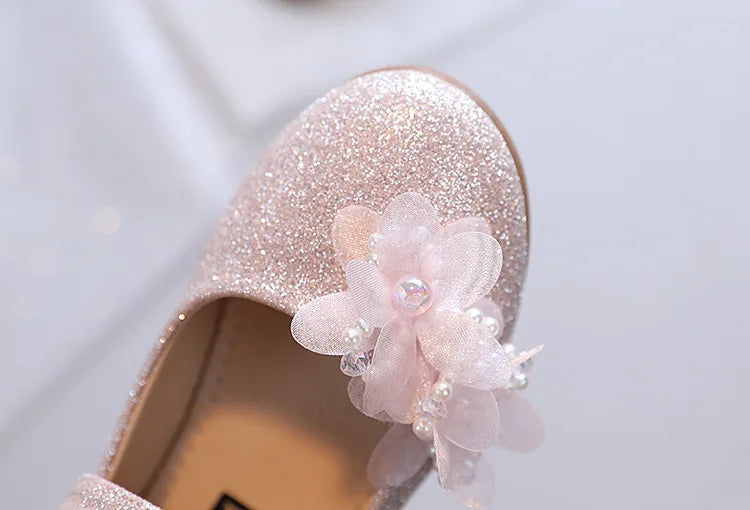 Ballerina paillettes e fiori