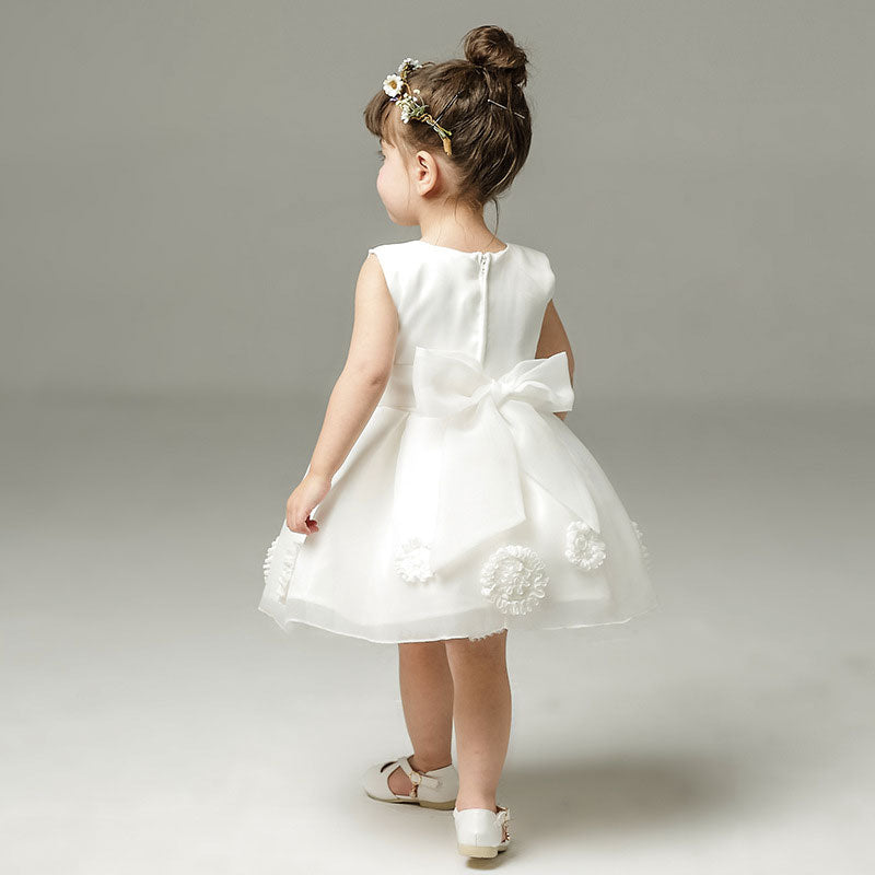 Vestido blanco de niña