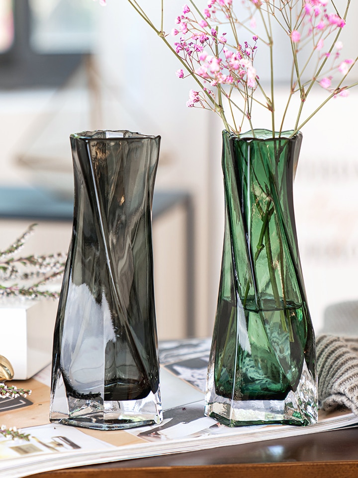 Farget geometrisk glassvase