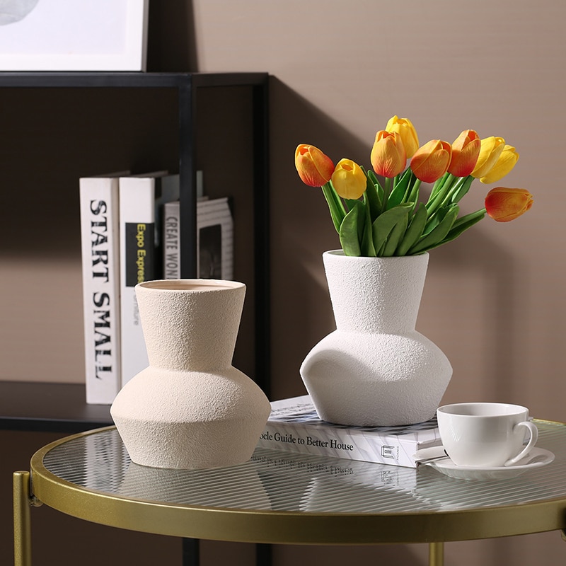 Minimalistisk vase i terrakotta