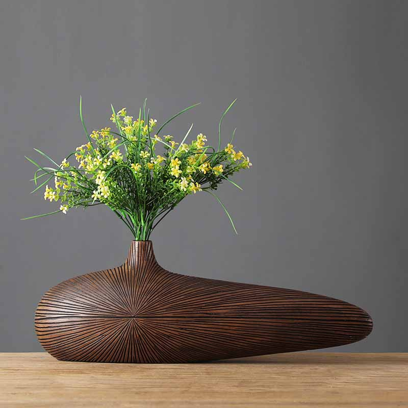 Moderne japansk oval vase i tre