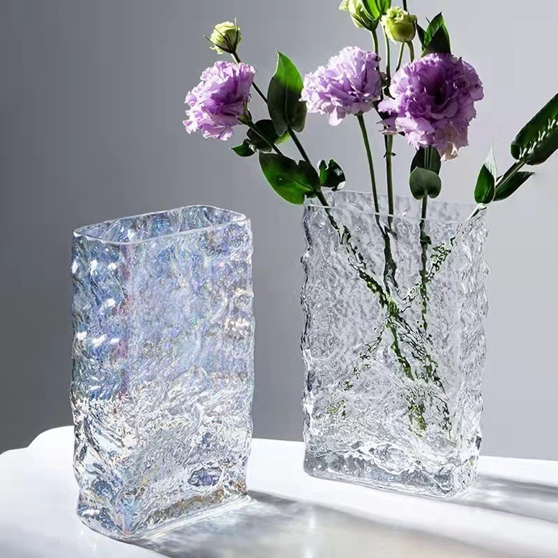 Transparent glassvase med frostet effekt