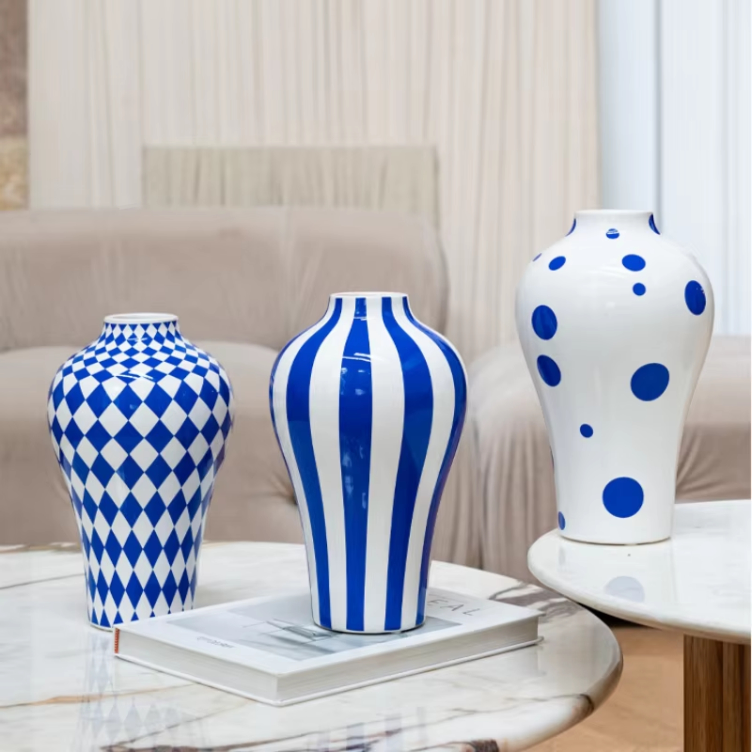 Vaso blu e bianco screziato