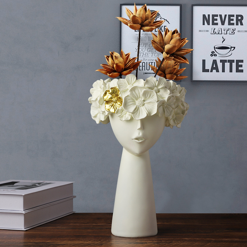 Vaso per testa di donna con corona di fiori