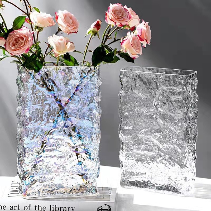 Transparent glassvase med frostet effekt