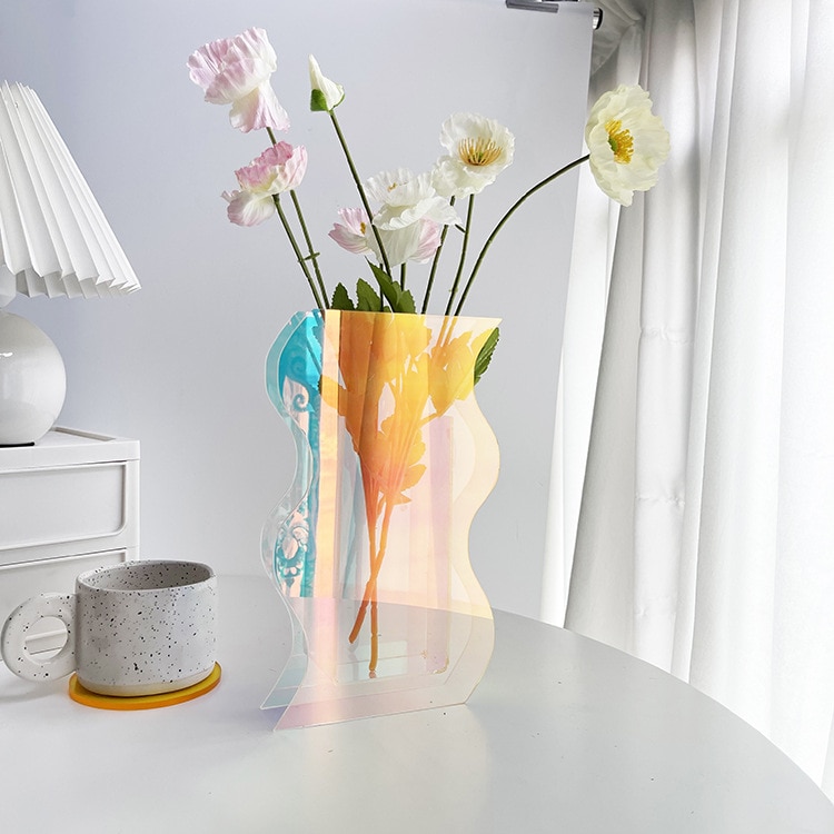 Transparent vase med flerfarget geometrisk form