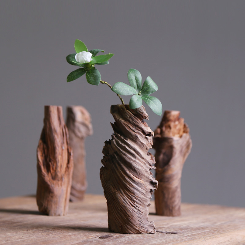 Vaso in legno naturale ritorto