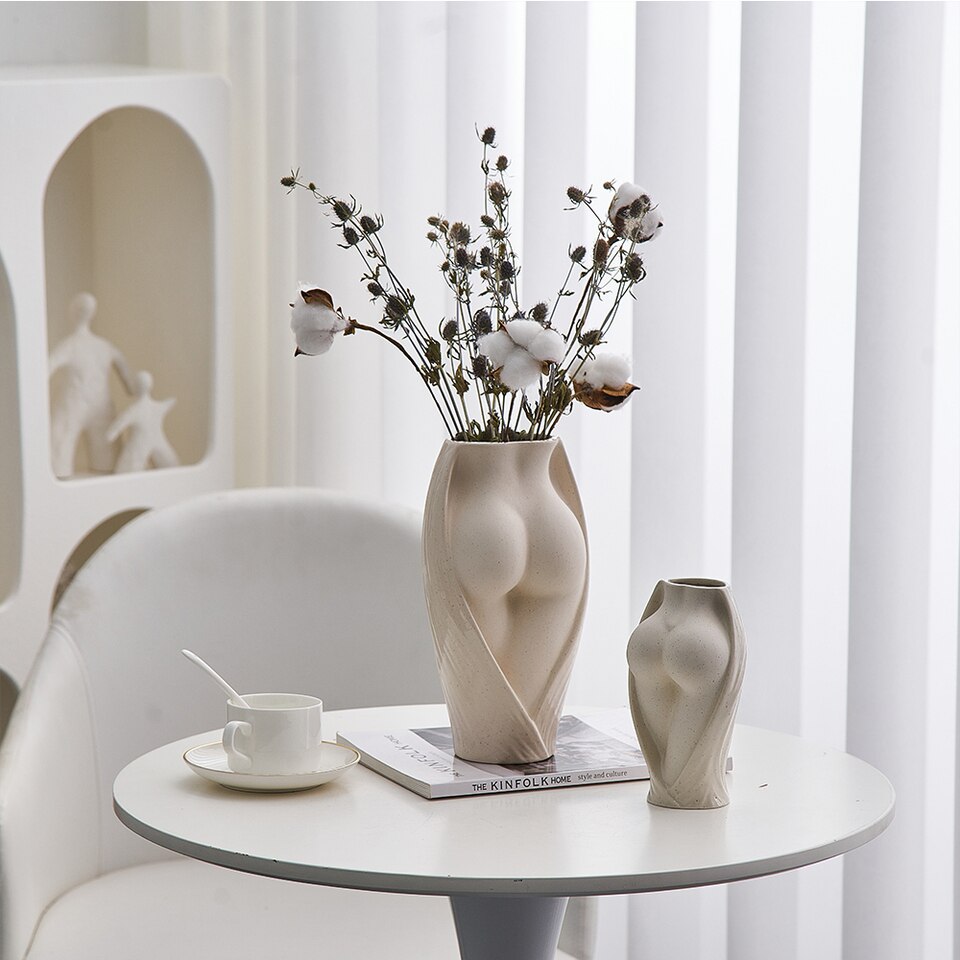 Vaso a forma di natica in ceramica beige